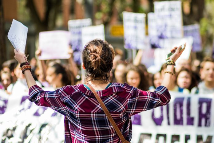 Pourquoi les étudiants manifestent en mai 68 ?