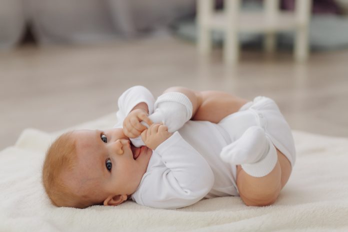 Pourquoi le bébé bouge moins certains jours ?